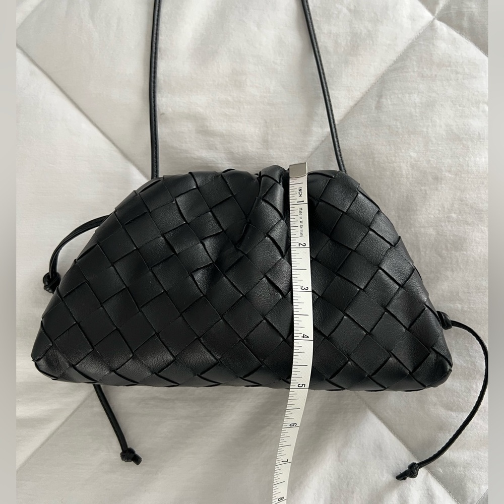 Bottega Veneta Intrecciato Mini Pouch in Black Leather - Picture 6 of 16